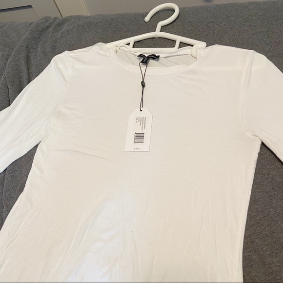 ❗️ NWT Universal Standard Foundation Crewneck ❗️ - Picture 2 of 5